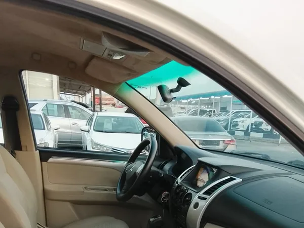 Cars for sale in uae Mitsubishi Pajero Sport