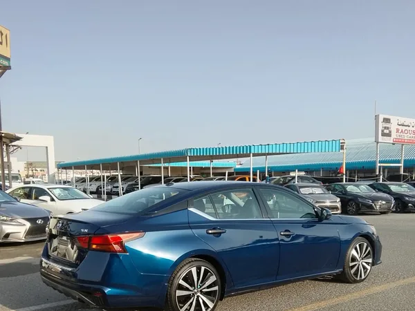 Cars for sale in uae Nissan Altima