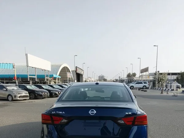 Cars for sale in uae Nissan Altima