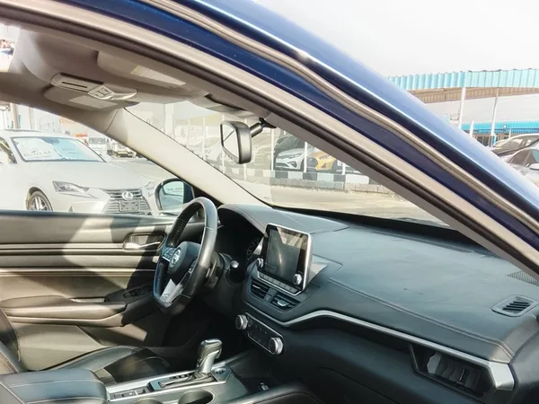 Cars for sale in uae Nissan Altima