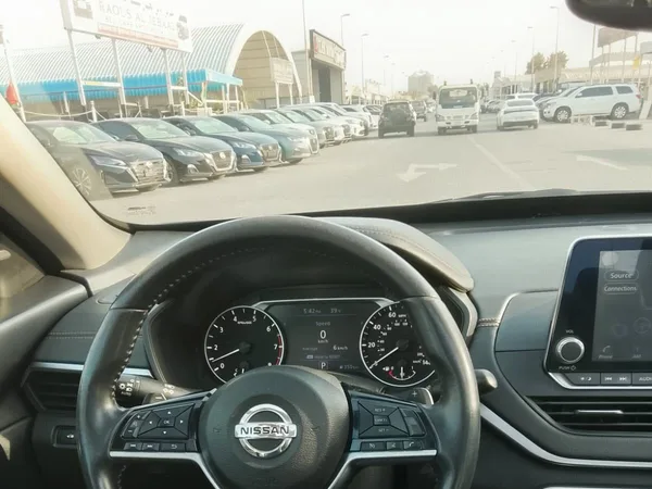 Cars for sale in uae Nissan Altima