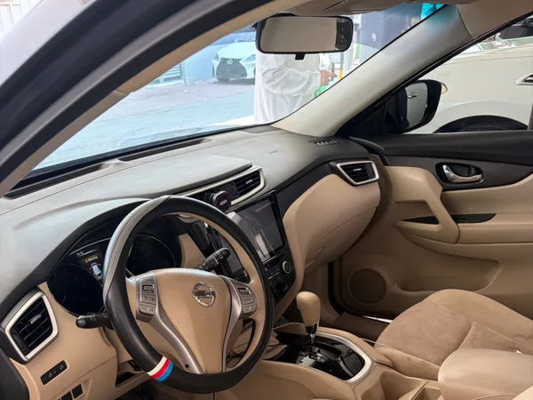 Cars for sale in uae Nissan X - Trail