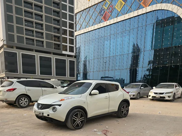 Cars for sale in uae Nissan Juke
