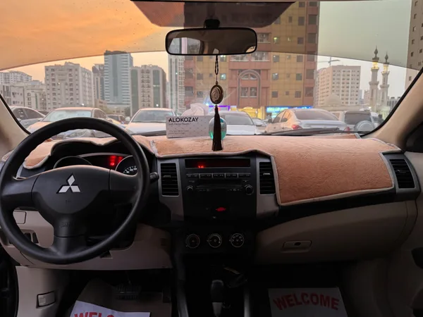Cars for sale in uae Mitsubishi Outlander