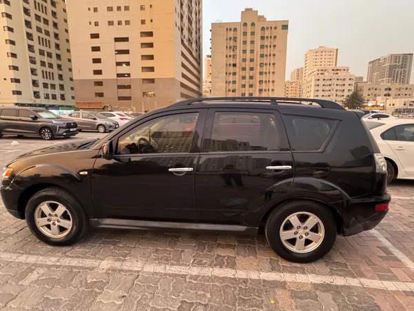Cars for sale in uae Mitsubishi Outlander