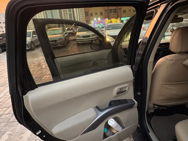 Cars for sale in uae Mitsubishi Outlander