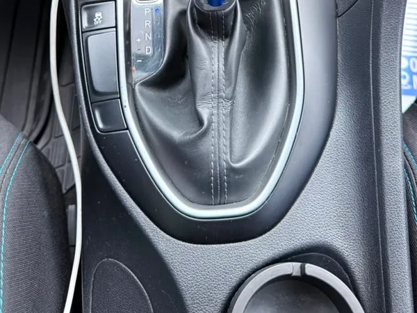 Cars for sale in uae Hyundai Veloster