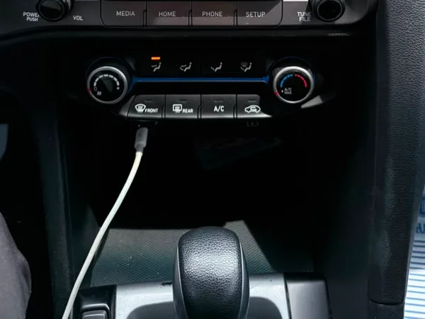 Cars for sale in uae Hyundai Veloster