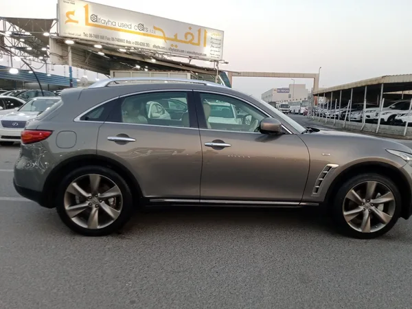 Cars for sale in uae Infiniti FX50