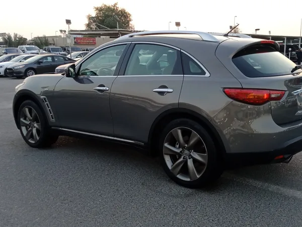 Cars for sale in uae Infiniti FX50