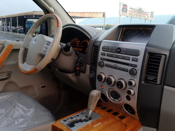 Cars for sale in uae Infiniti QX56
