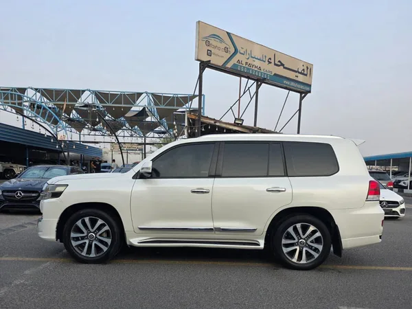 Cars for sale in uae Toyota Land Cruiser