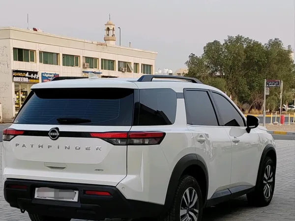 Cars for sale in uae Nissan Pathfinder