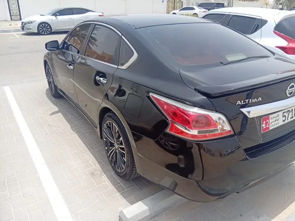 Cars for sale in uae Nissan Altima