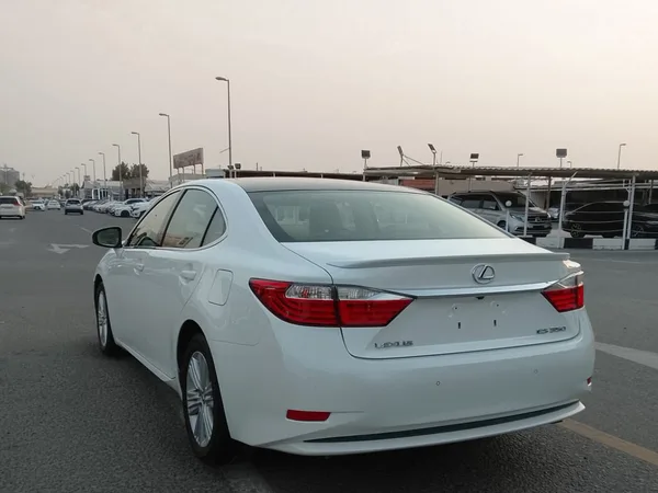 Cars for sale in uae Lexus ES