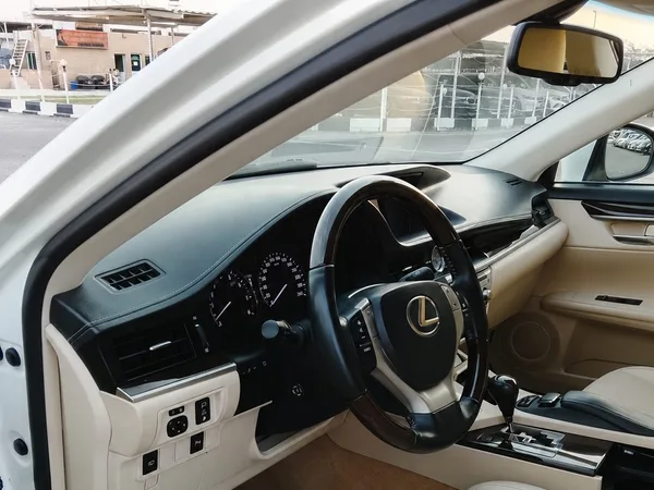 Cars for sale in uae Lexus ES