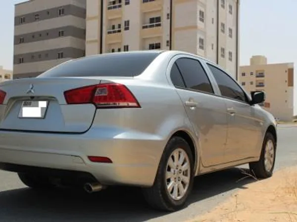 Cars for sale in uae Mitsubishi Fortis