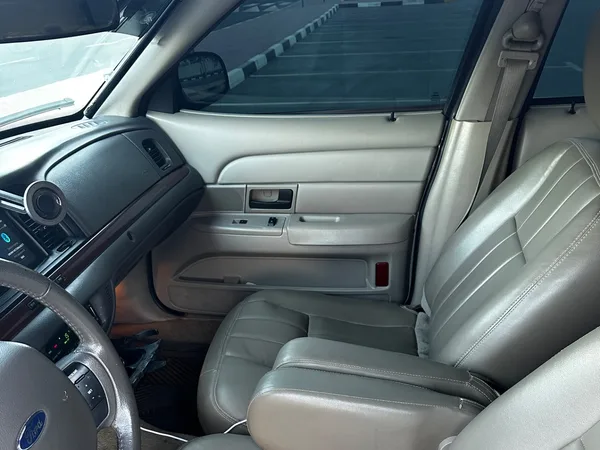 Cars for sale in uae Ford Crown Victoria