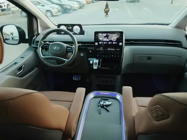 Cars for sale in uae Hyundai Staria