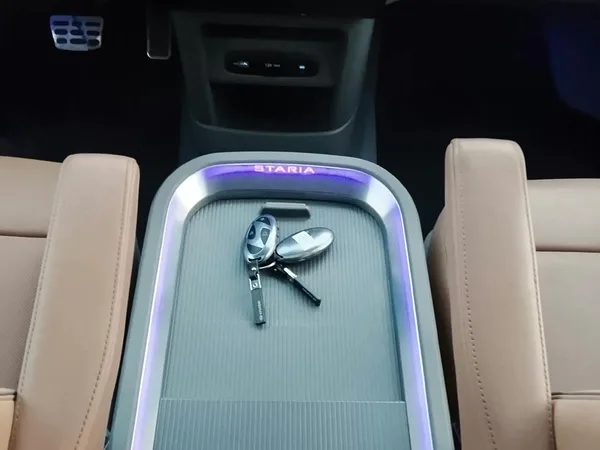 Cars for sale in uae Hyundai Staria