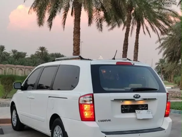 Cars for sale in uae Kia Carnival
