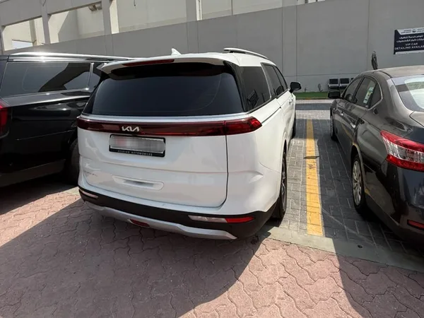 Cars for sale in uae Kia Carnival